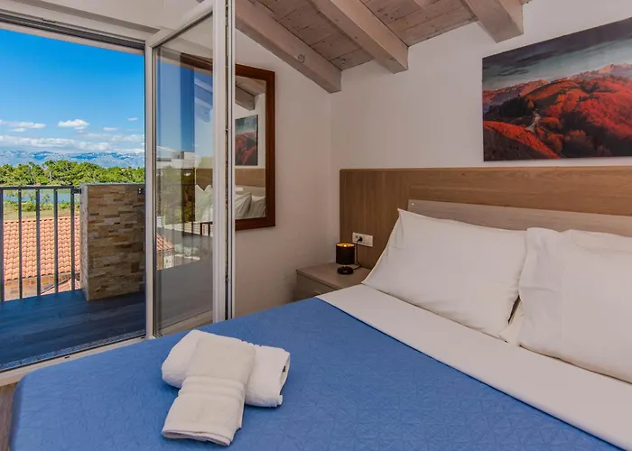Fabulous House B With Outdoor Pool Apartament