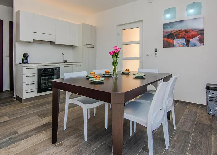 Apartament Fabulous House B With Outdoor Pool