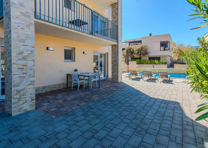 Apartament Fabulous House B With Outdoor Pool