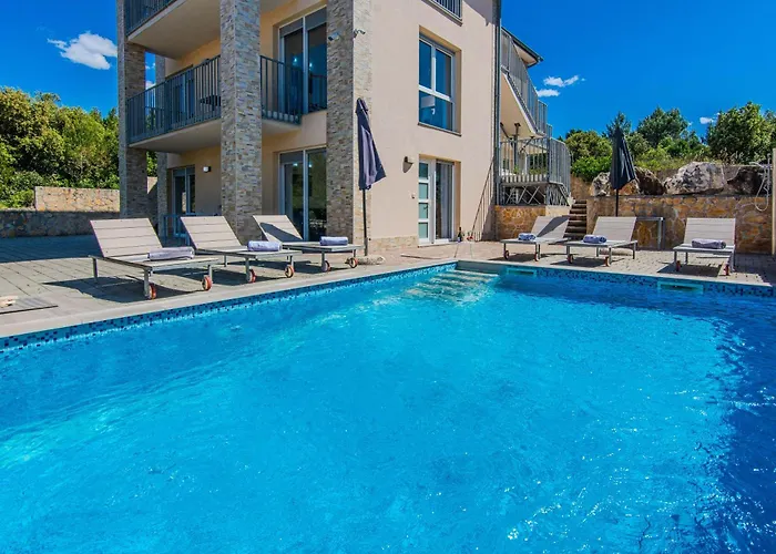 Apartament Fabulous House B With Outdoor Pool