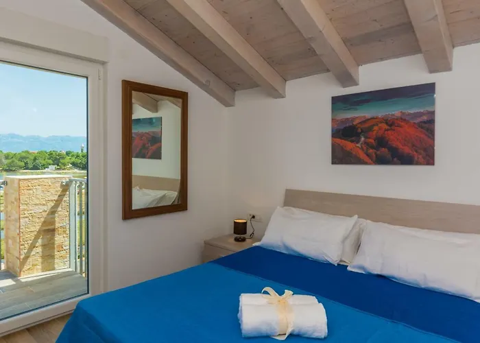 Fabulous House B With Outdoor Pool Apartament
