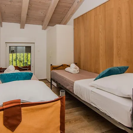 Fabulous House B With Outdoor Pool * 扎顿