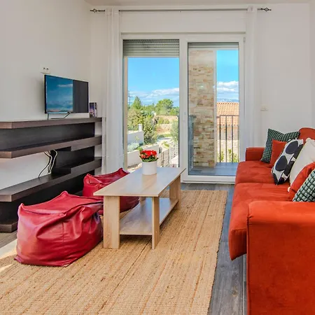 דירה Fabulous House B With Outdoor Pool *
