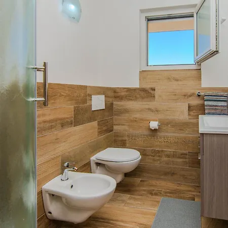 Fabulous House B With Outdoor Pool *