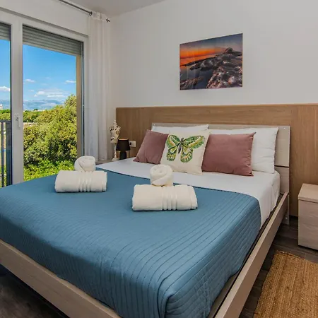 Fabulous House B With Outdoor Pool *