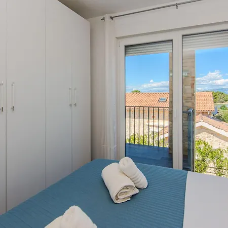 Fabulous House B With Outdoor Pool 扎顿