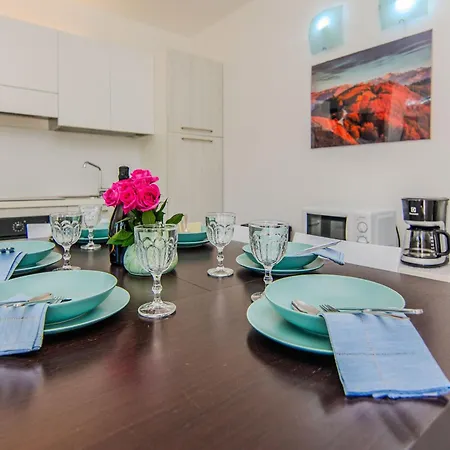 Fabulous House B With Outdoor Pool 公寓