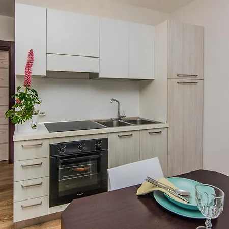 Fabulous House B With Outdoor Pool 扎顿