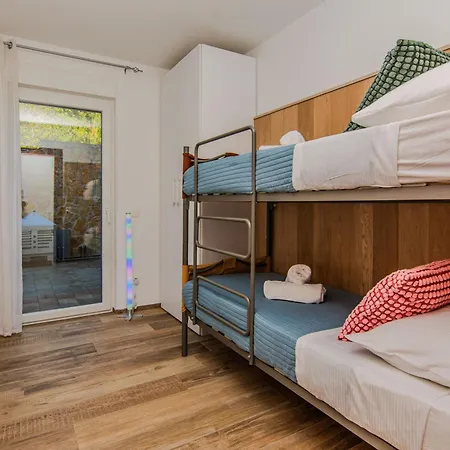 公寓 Fabulous House B With Outdoor Pool