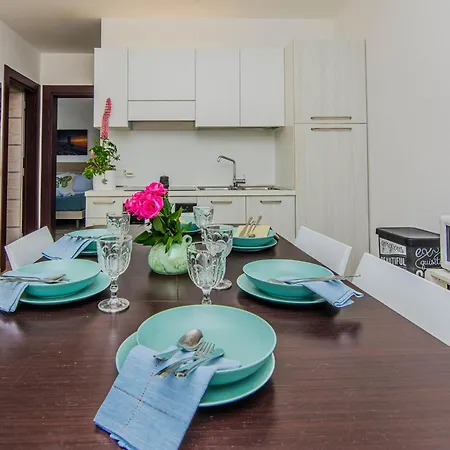 Fabulous House B With Outdoor Pool דירה *
