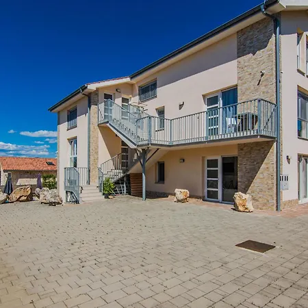 Fabulous House B With Outdoor Pool 公寓 扎顿