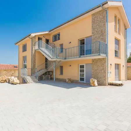 Fabulous House B With Outdoor Pool Apartament *