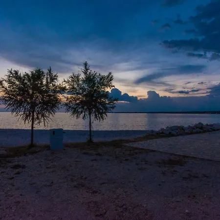 公寓 Fabulous House B With Outdoor Pool 扎顿