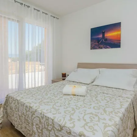 Fabulous House B With Outdoor Pool Apartment *