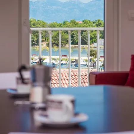 Fabulous House B With Outdoor Pool 公寓 扎顿