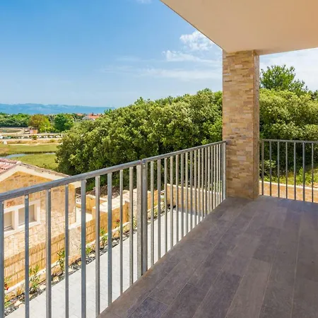 Fabulous House B With Outdoor Pool *