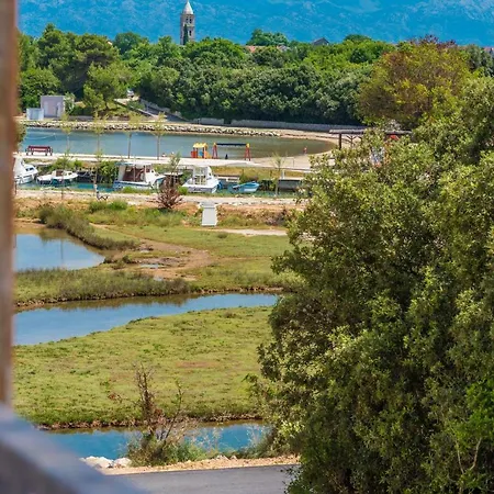 Fabulous House B With Outdoor Pool 公寓