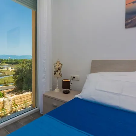 Fabulous House B With Outdoor Pool