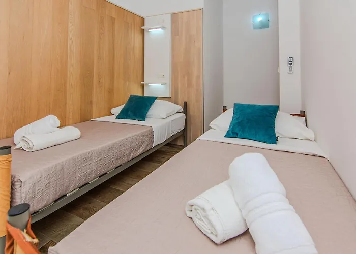 Fabulous House B With Outdoor Pool Apartman *