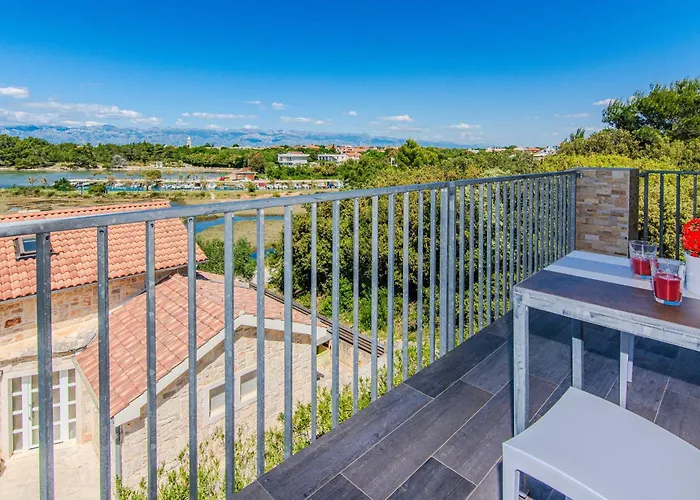 Fabulous House B With Outdoor Pool Apartman Zaton