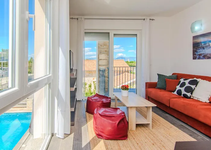 Fabulous House B With Outdoor Pool *