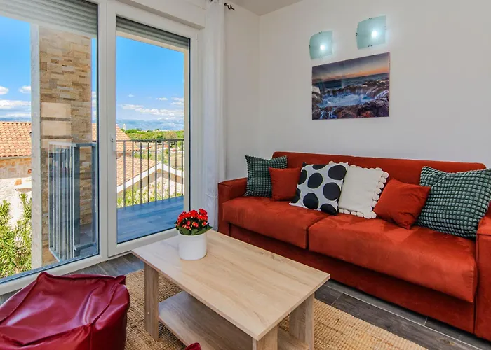 Fabulous House B With Outdoor Pool Apartman