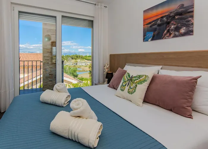 Apartman Fabulous House B With Outdoor Pool *