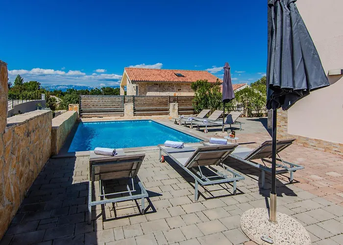 Apartman Fabulous House B With Outdoor Pool *