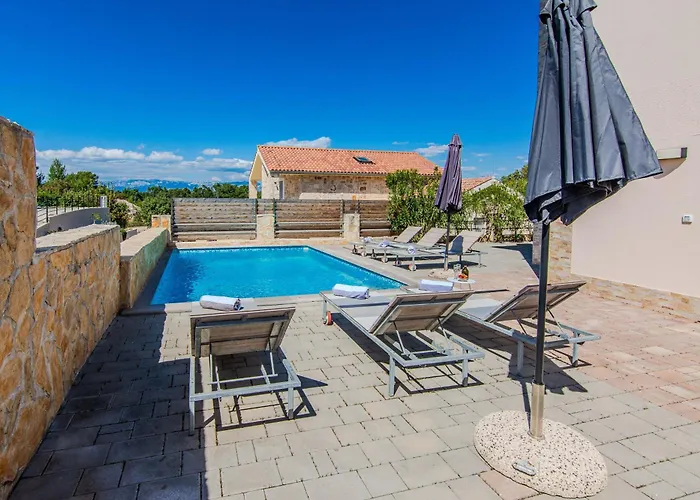 Fabulous House B With Outdoor Pool *