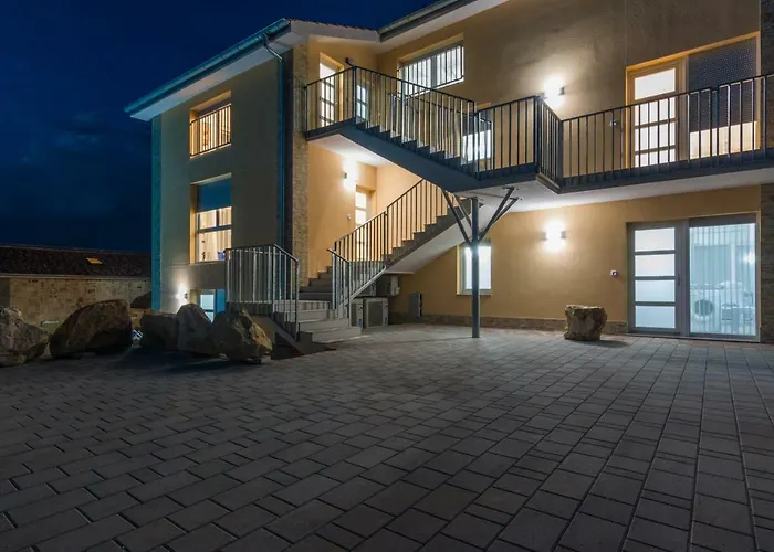 Fabulous House B With Outdoor Pool Apartman Zaton